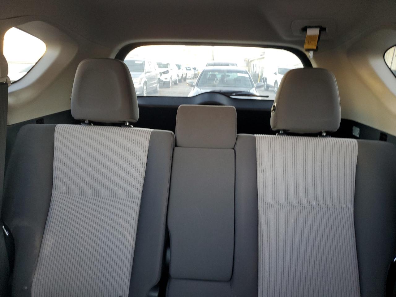2015 Toyota RAV 4 - Image 10