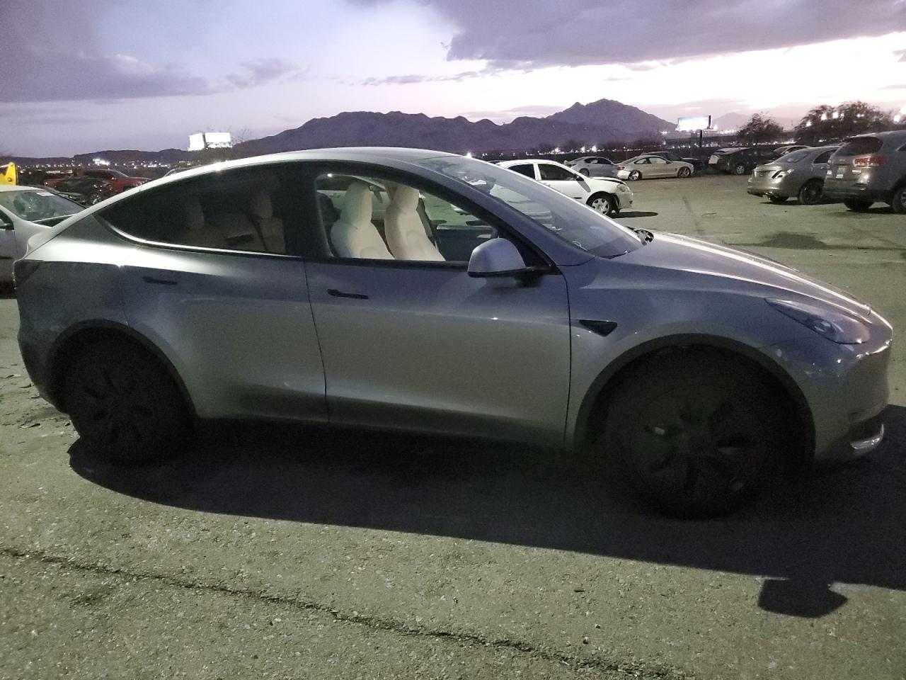 VIN 7SAYGAEE9RF168505 2024 TESLA MODEL Y no.4