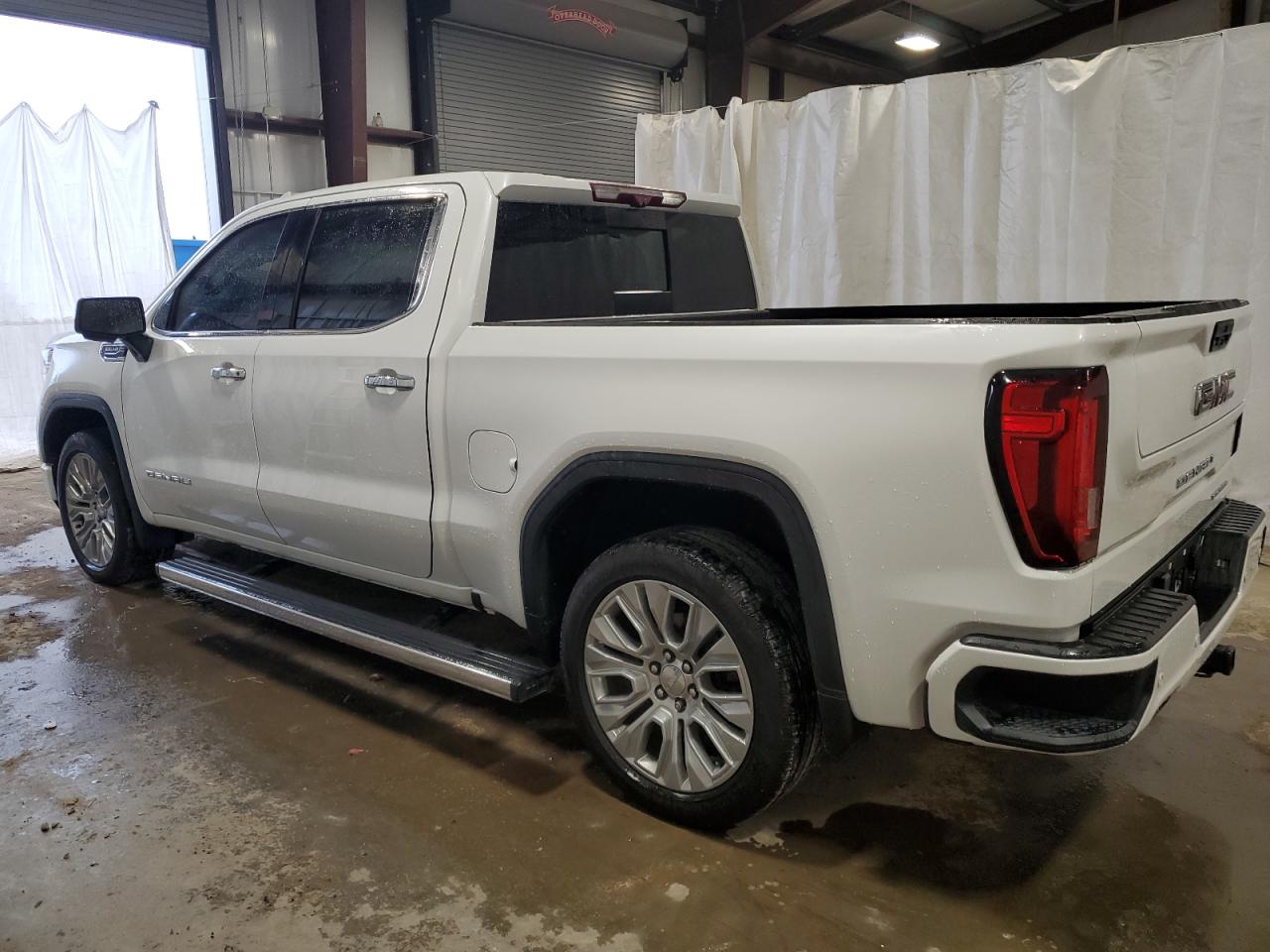 2021 GMC Sierra - Image 2