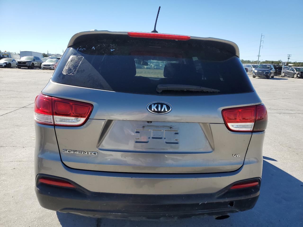 VIN 5XYPGDA56HG221636 2017 KIA SORENTO no.6