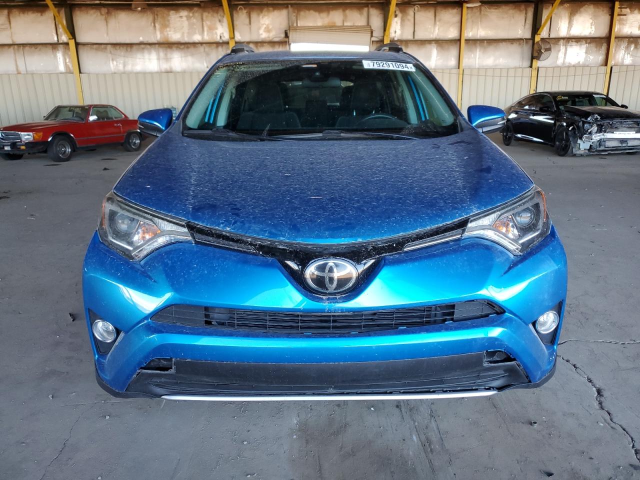 2017 Toyota RAV 4 - Image 5
