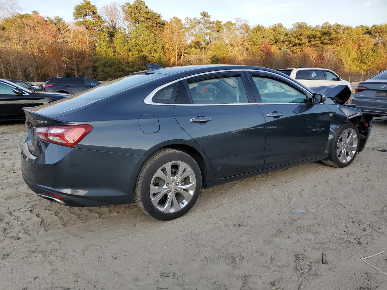 2019 Chevrolet Malibu - Image 3