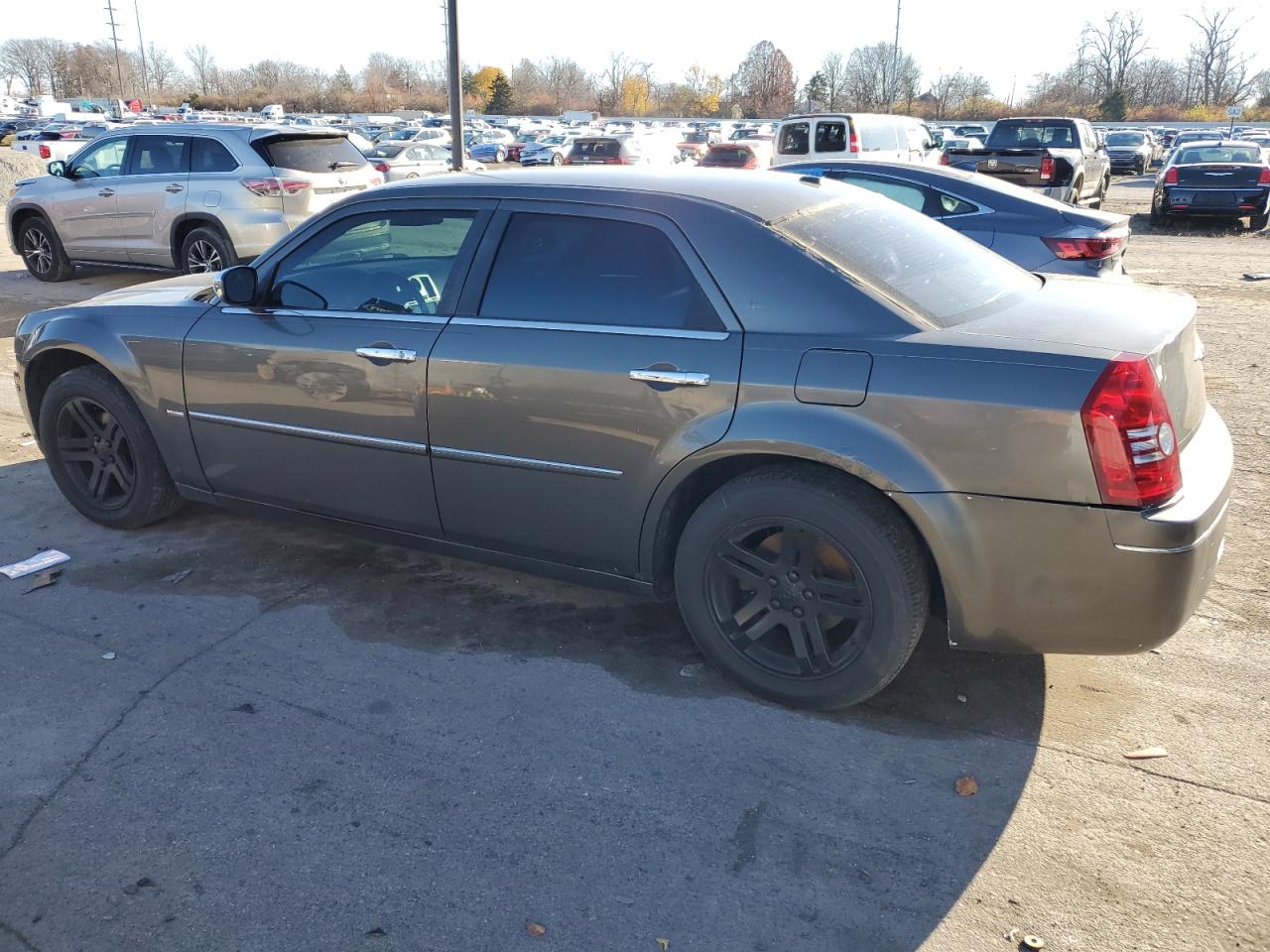 2010 Chrysler 300 - Image 2