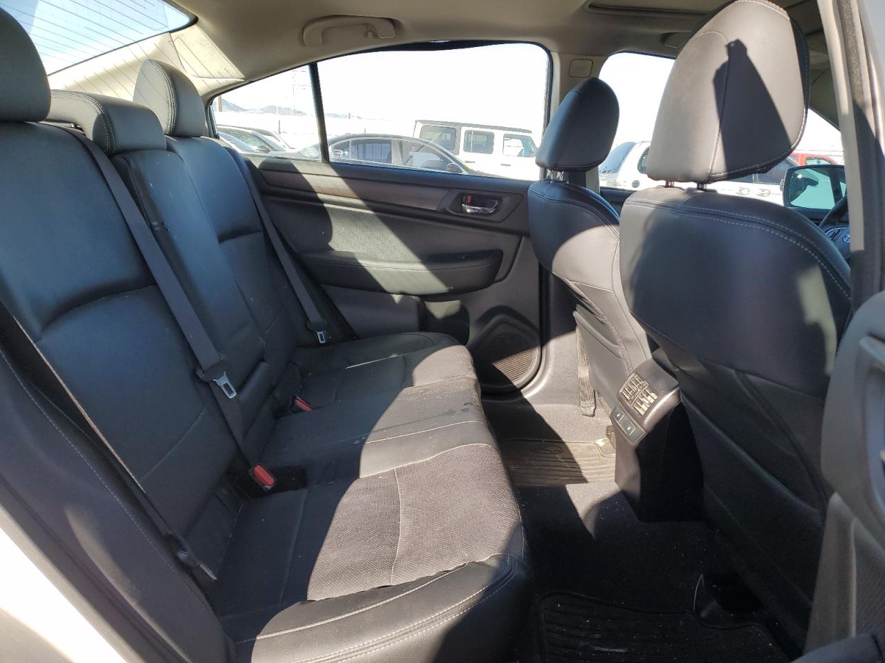 2016 Subaru Legacy - Image 10