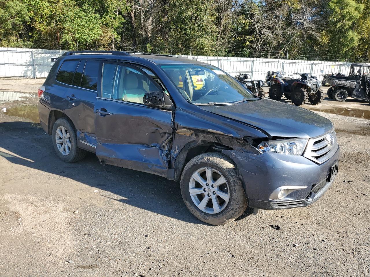 VIN 5TDZA3EH2DS041205 2013 TOYOTA HIGHLANDER no.4