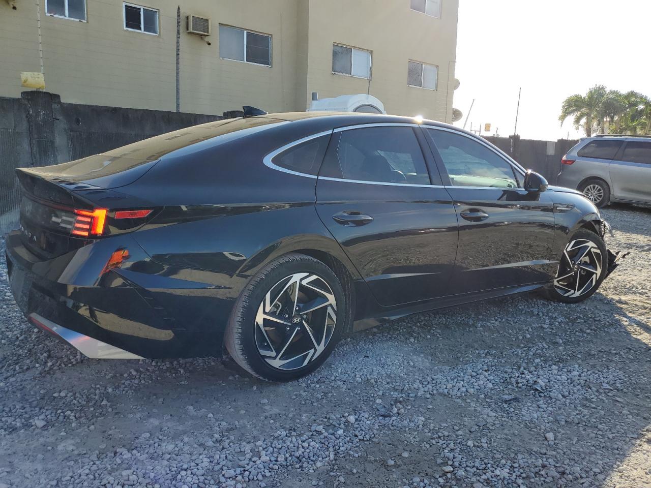 2024 Hyundai Sonata - Image 3