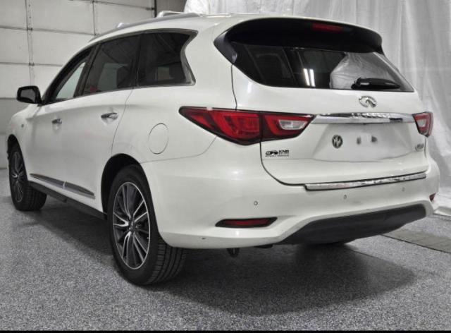 Паркетники INFINITI QX60 2016 Белы