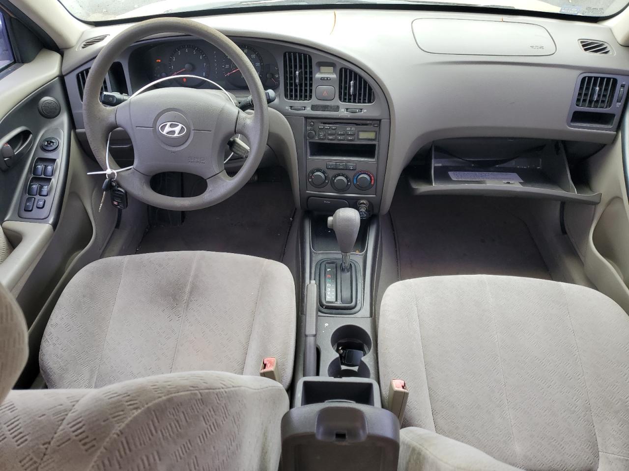 2004 Hyundai Elantra - Image 8