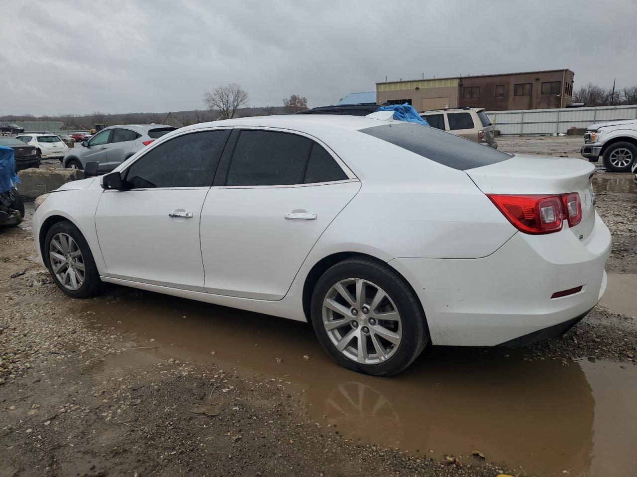 2015 Chevrolet Malibu - Image 2