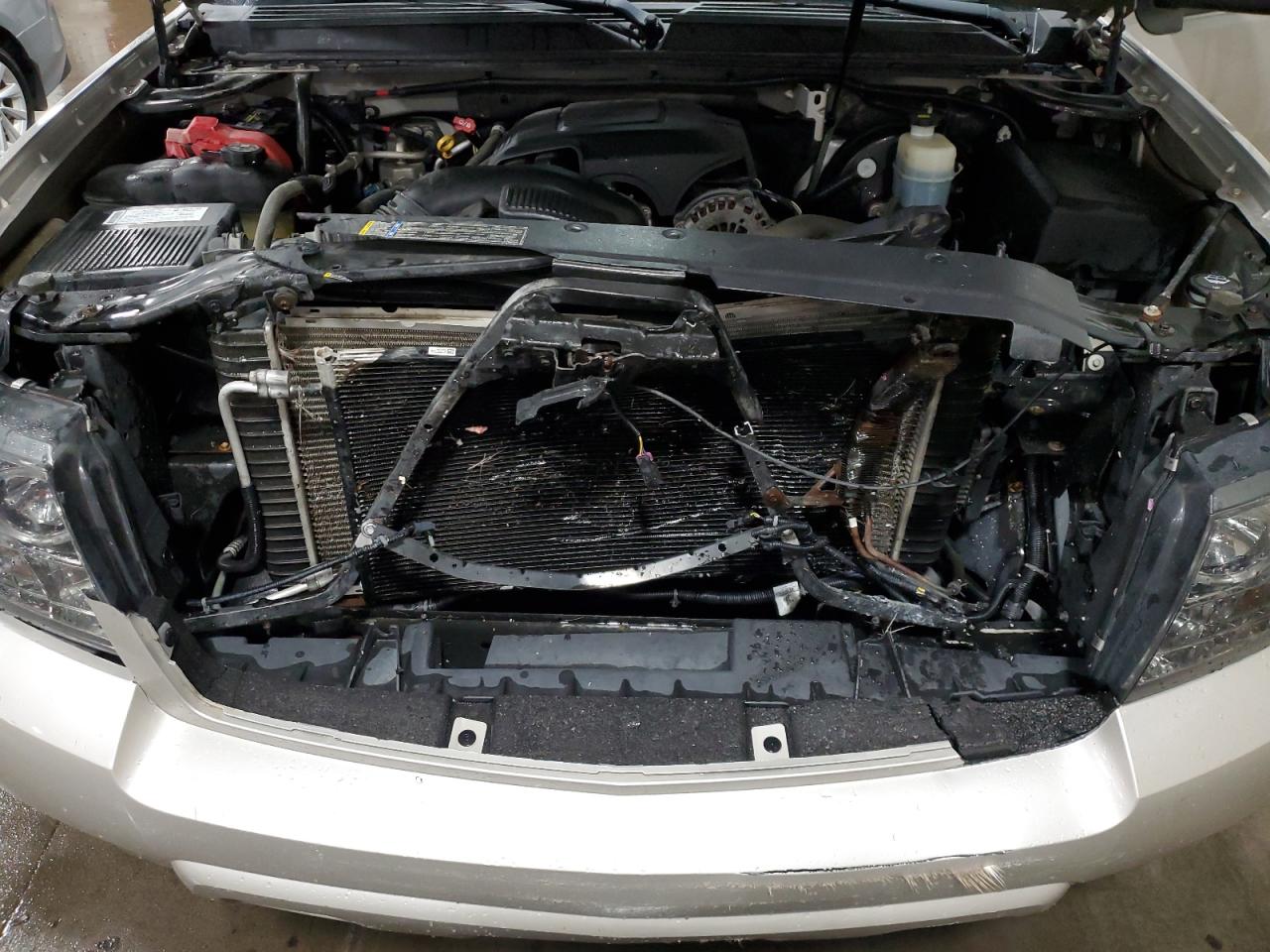 2008 Chevrolet Suburban - Image 12