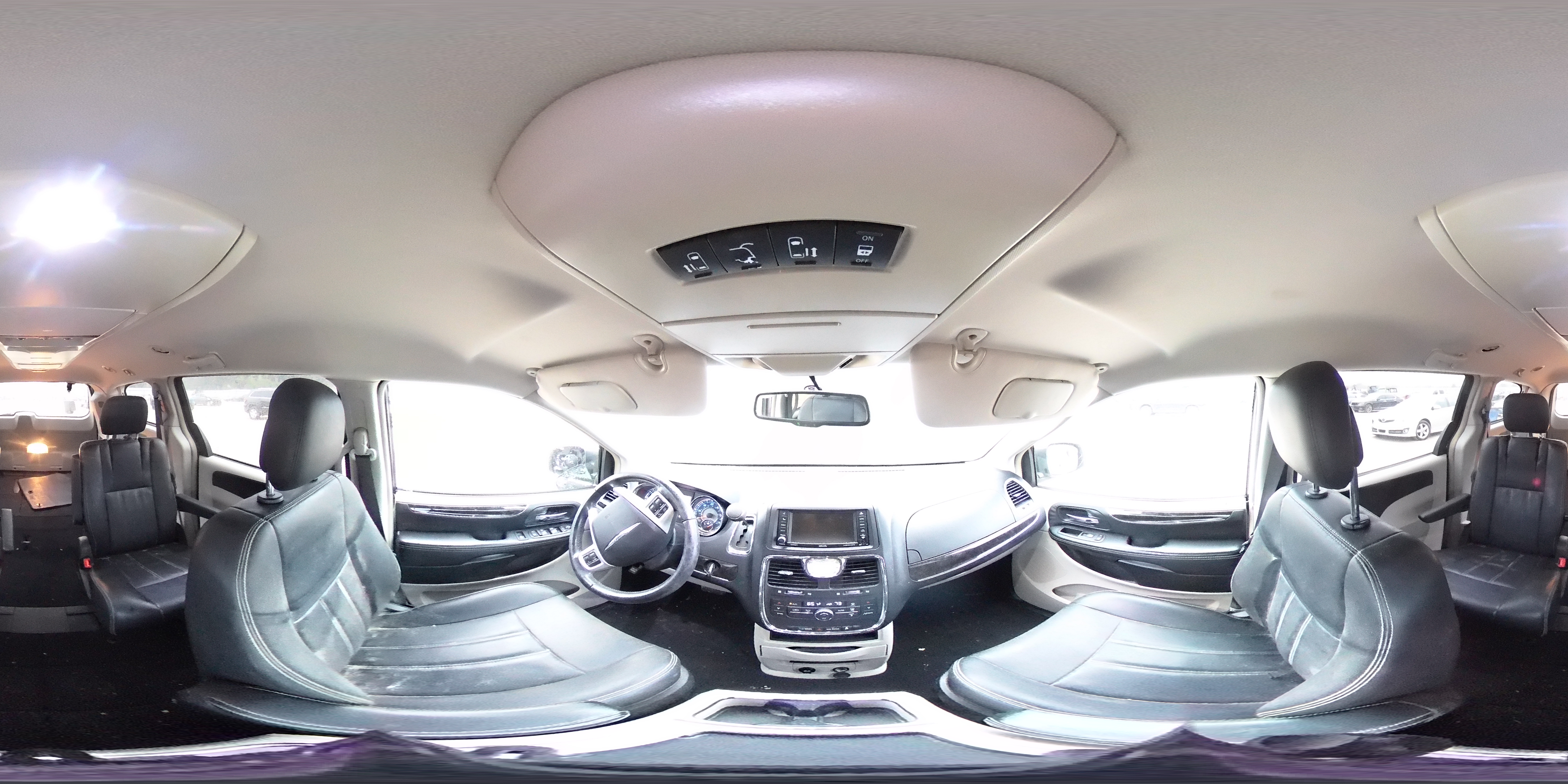2014 Chrysler Town & Country - Image 14