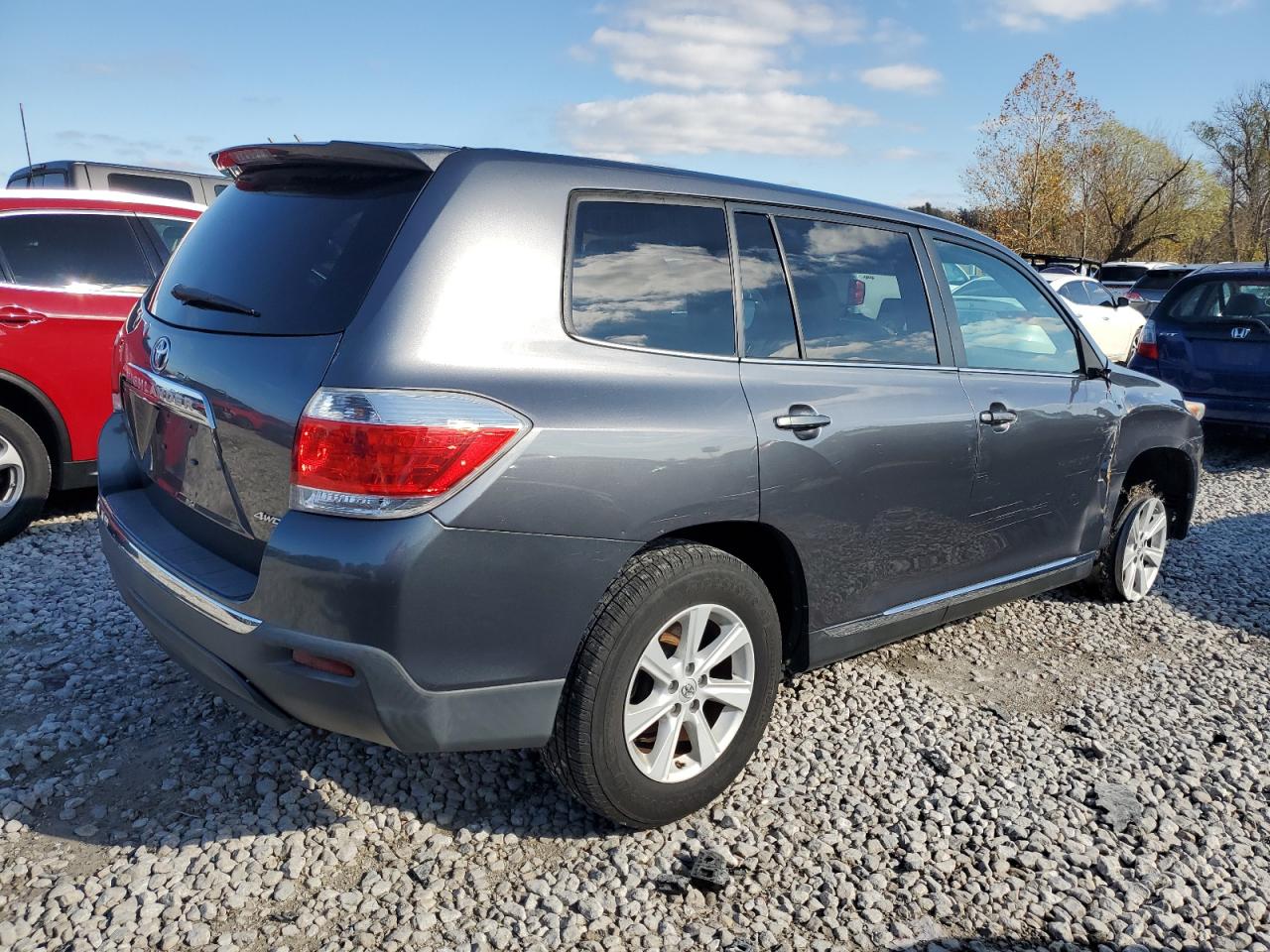 VIN 5TDBK3EH9DS256224 2013 TOYOTA HIGHLANDER no.3