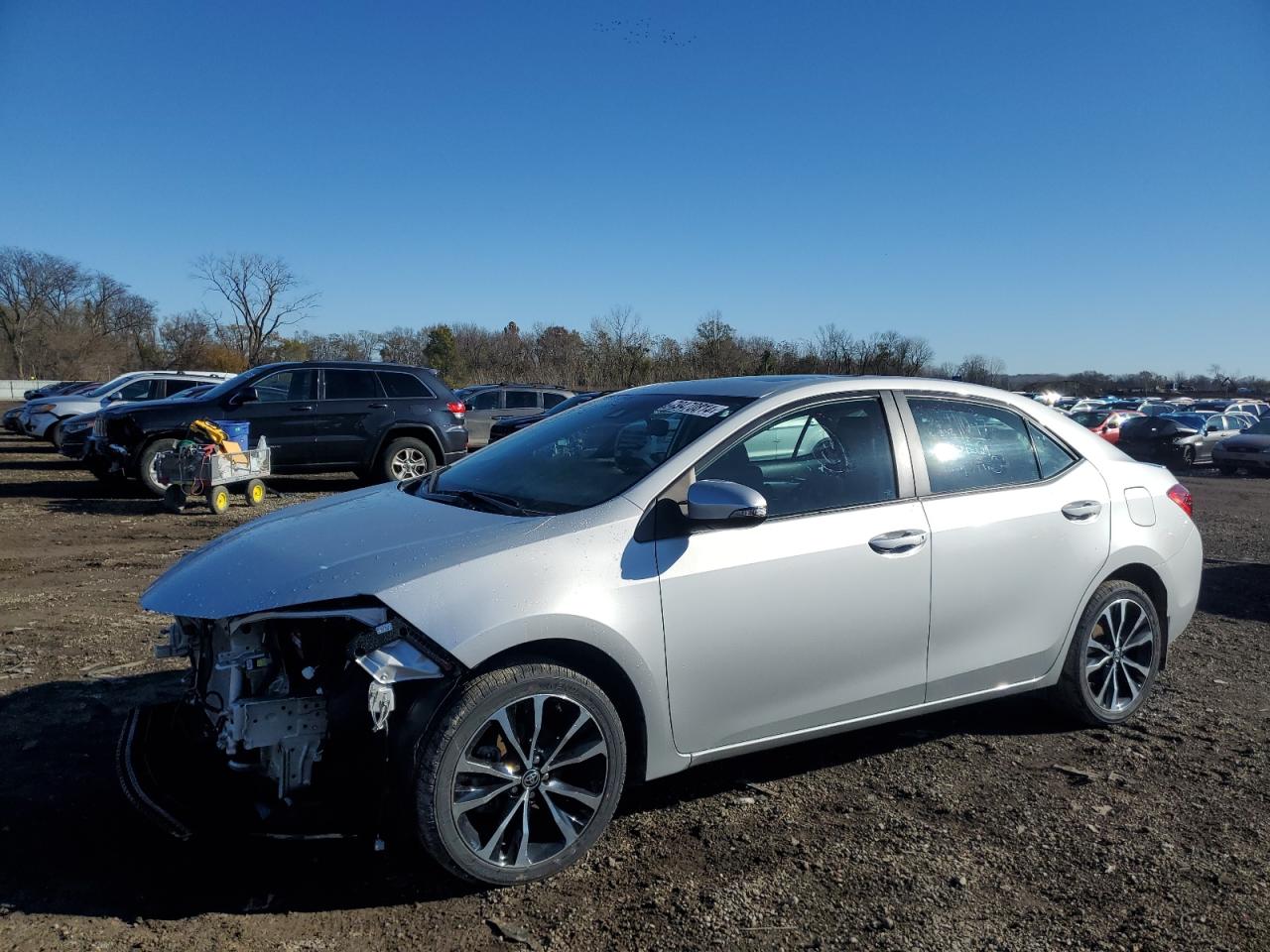 VIN 5YFBURHEXJP809112 2018 TOYOTA COROLLA no.1