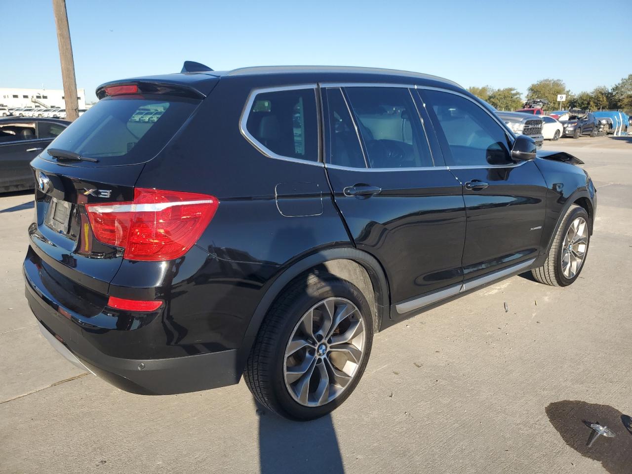 VIN 5UXWX9C30H0W73168 2017 BMW X3 no.3