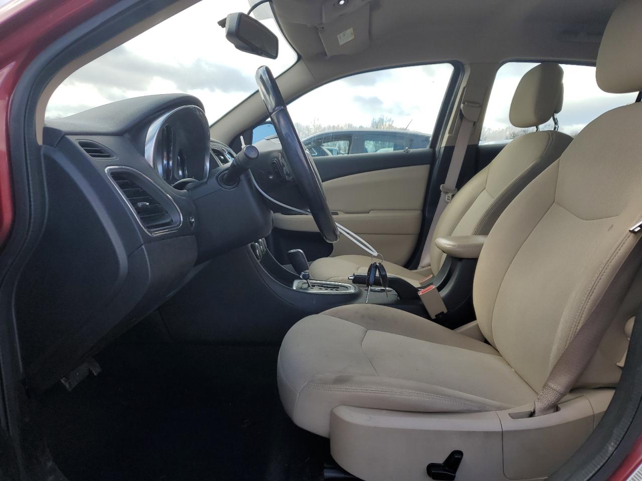 2012 Chrysler 200 - Image 7