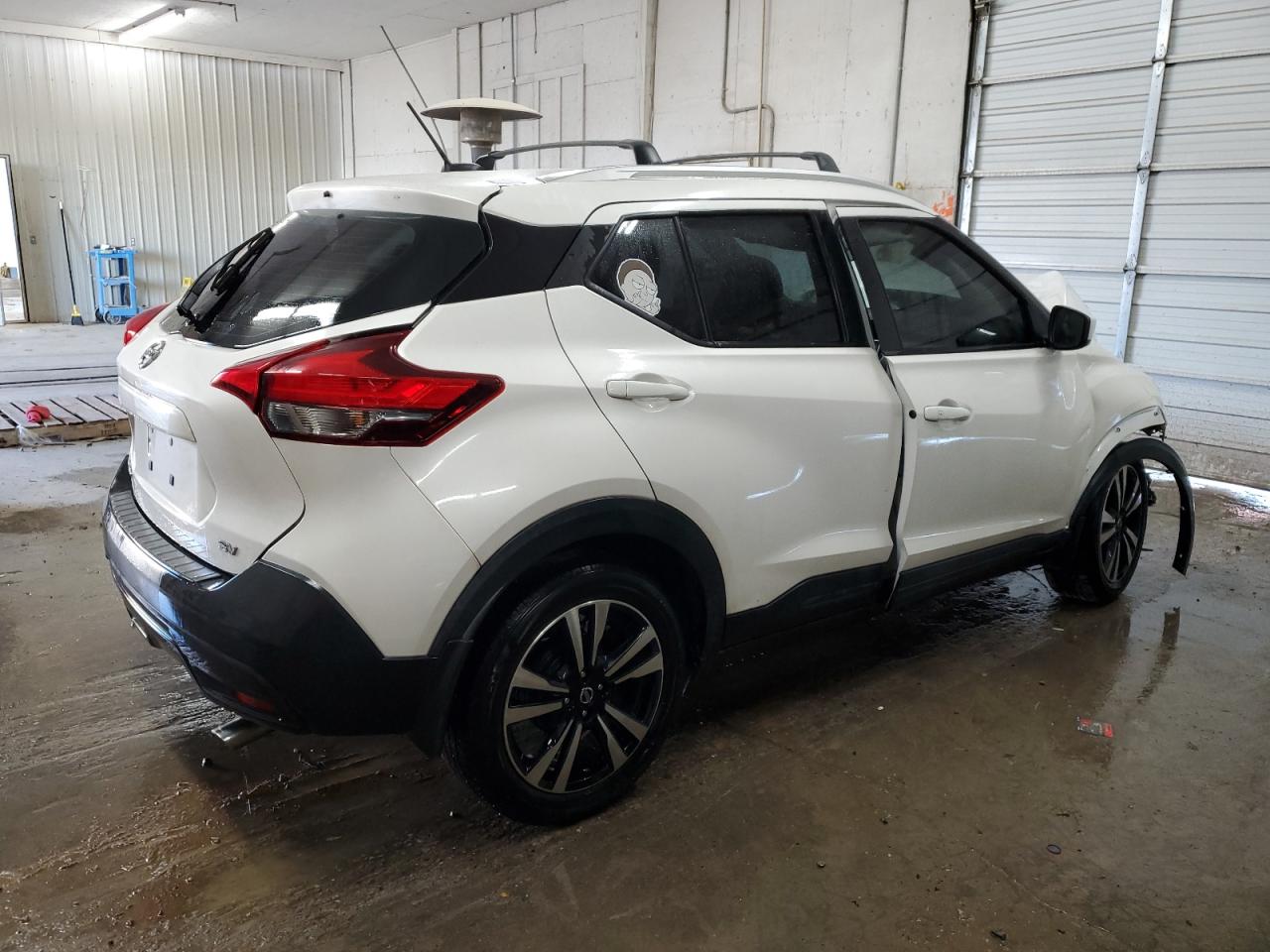 VIN 3N1CP5CU1JL508862 2018 NISSAN KICKS no.3