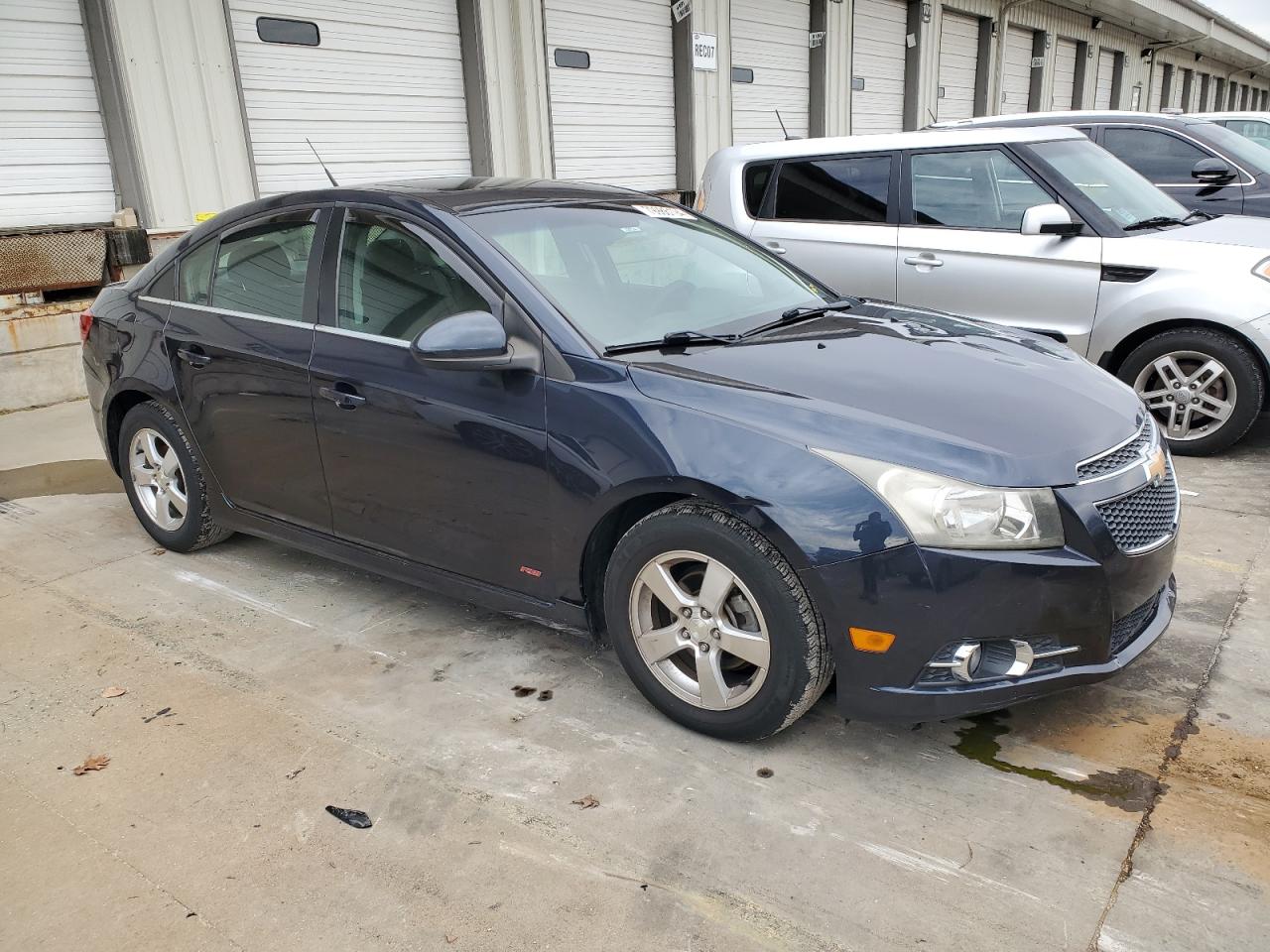 VIN 1G1PC5SB5E7108641 2014 CHEVROLET CRUZE no.4