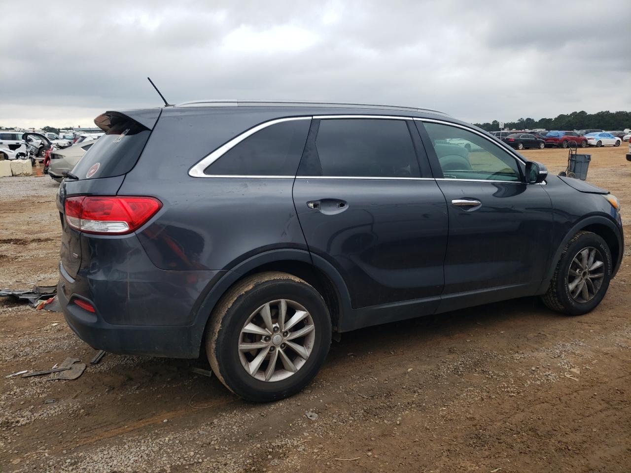 2017 Kia Sorento - Image 3