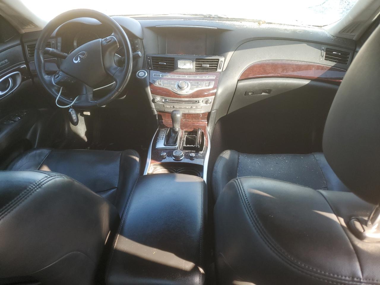 2013 Infiniti M - Image 8