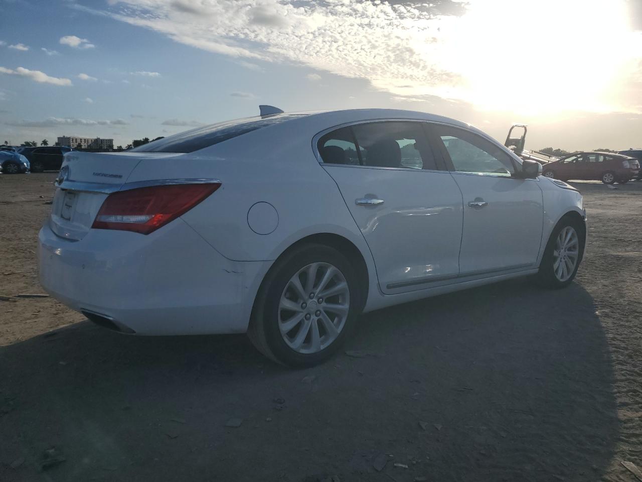 VIN 1G4GB5G31FF297898 2015 BUICK LACROSSE no.3