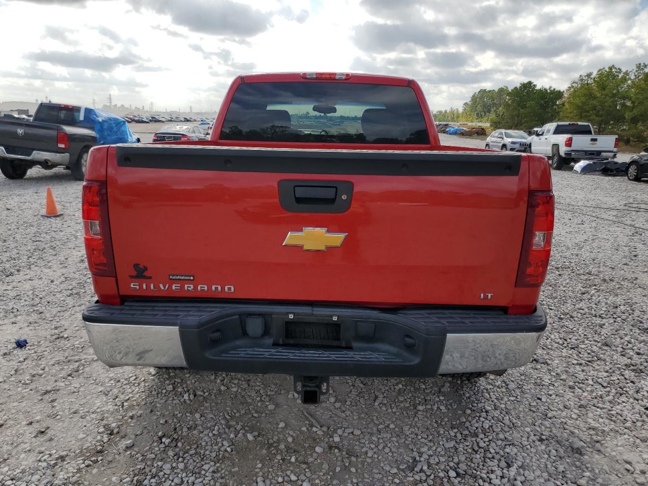 2013 Chevrolet Silverado - Image 6