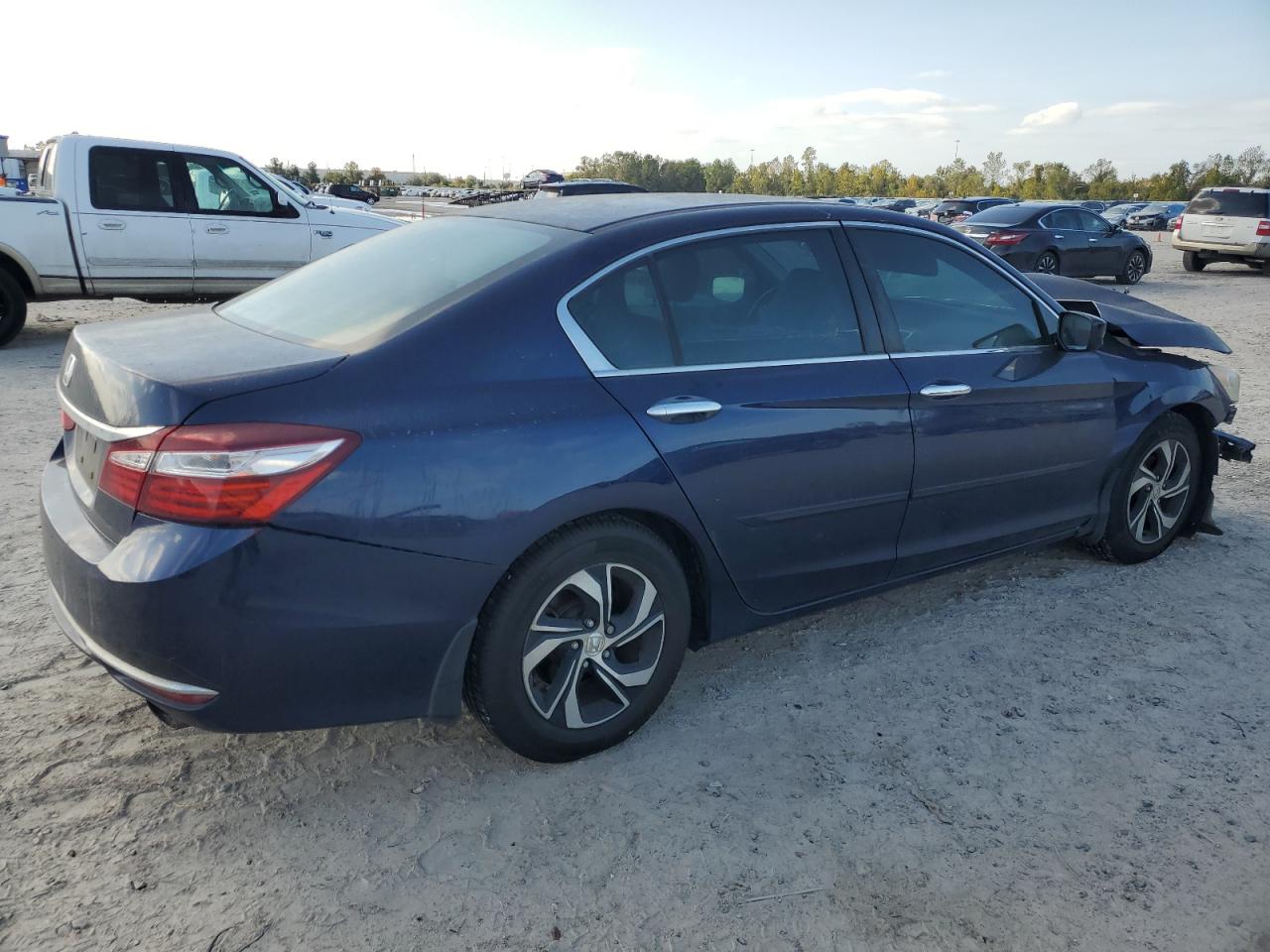 VIN 1HGCR2F35HA051694 2017 HONDA ACCORD no.3