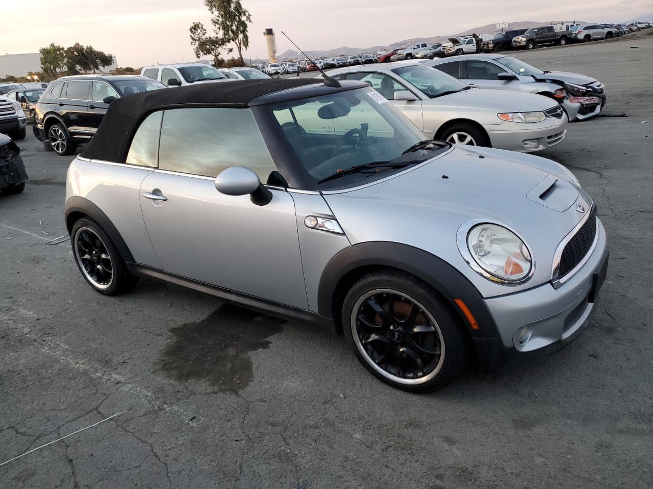 2010 MINI Cooper - Image 4
