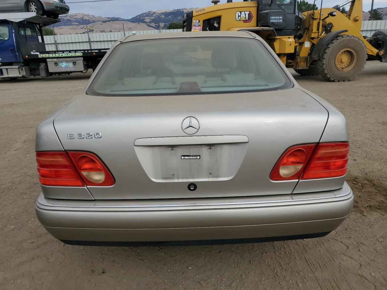 1998 Mercedes-Benz E 320 VIN: WDBJF65F2WA655345 Lot: 81638574