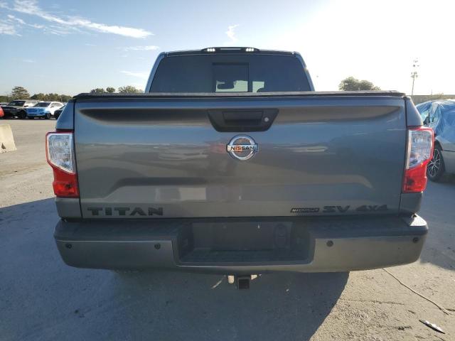  NISSAN TITAN 2018 Szary