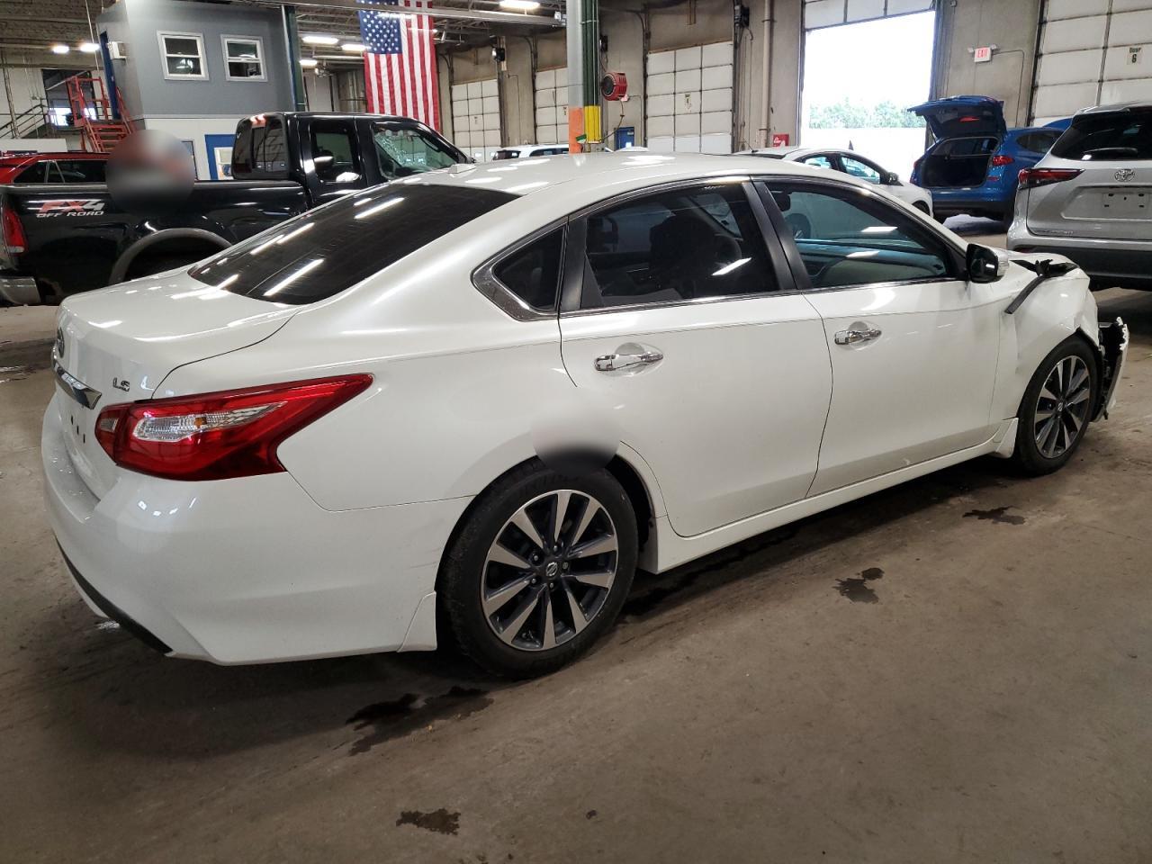 2016 Nissan Altima - Image 3