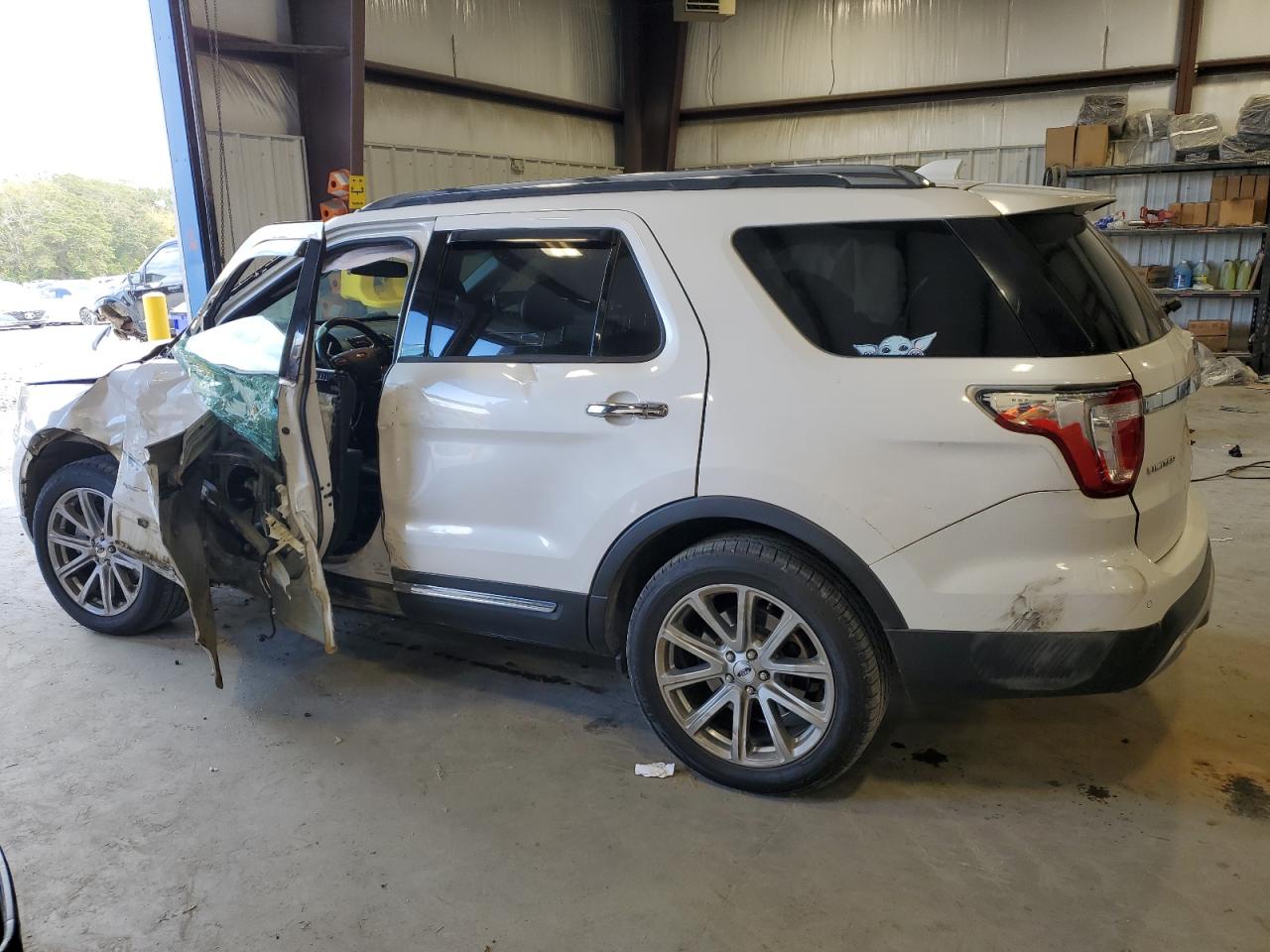 2016 Ford Explorer - Image 2