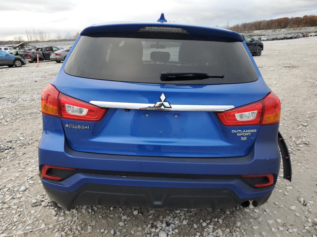 2018 Mitsubishi Outlander - Image 6