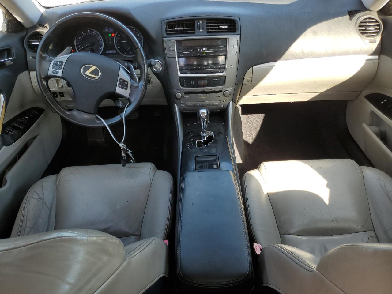 2011 Lexus IS - Image 8
