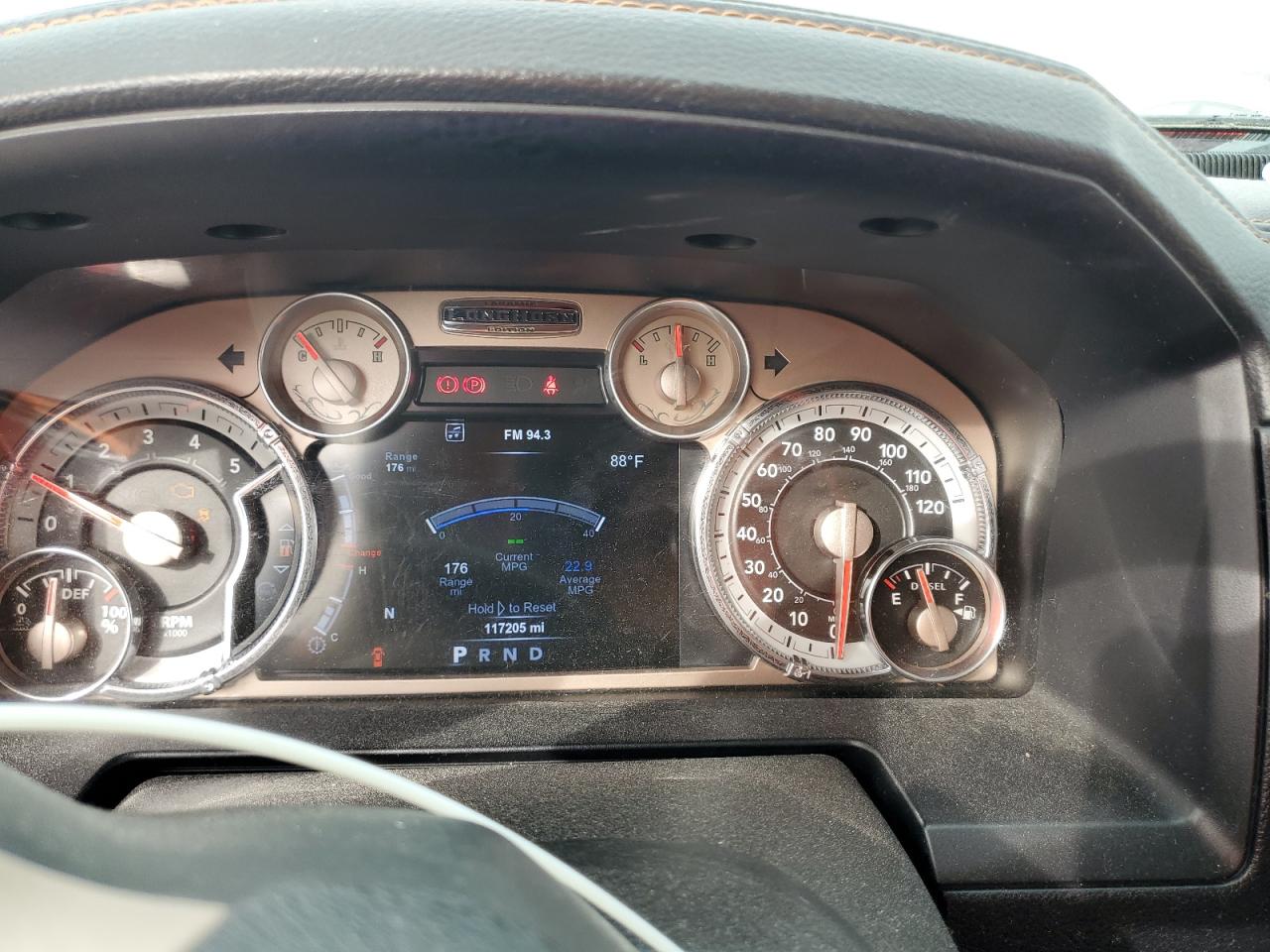 2015 RAM 1500 - Image 9