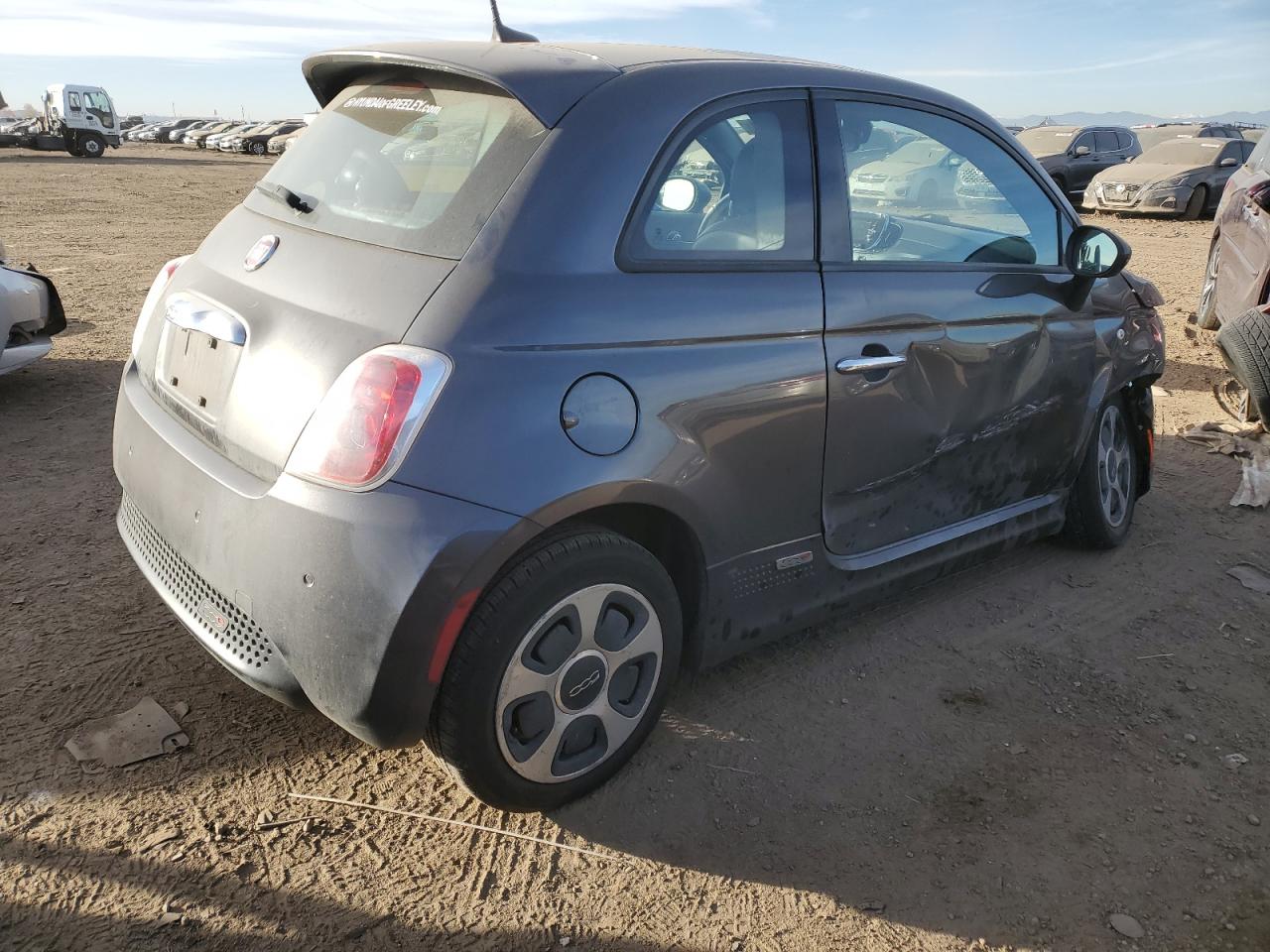 VIN 3C3CFFGE3GT229225 2016 FIAT 500 no.3