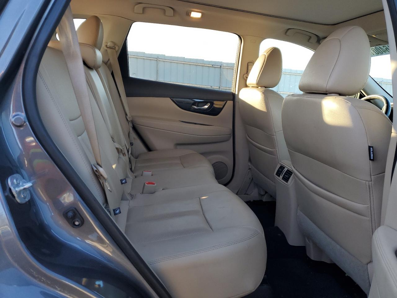 2017 Nissan Rogue - Image 11
