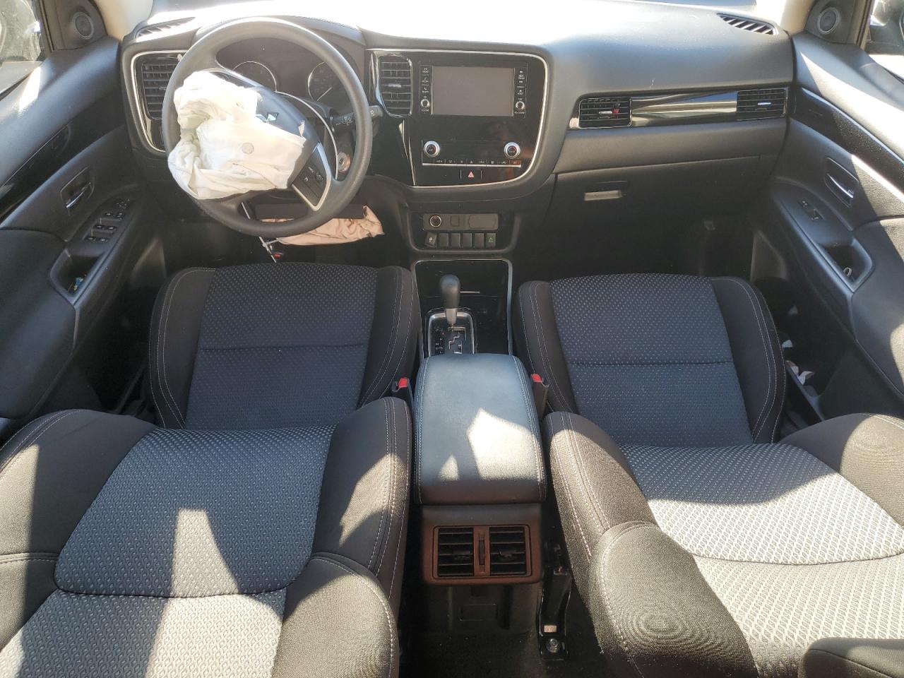 2020 Mitsubishi Outlander - Image 8