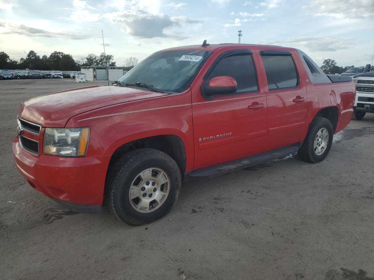 2007 Chevrolet Avalanche - Image 1