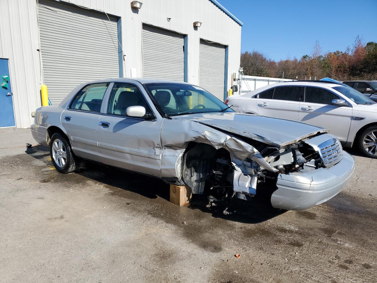 2011 Ford Crown Victoria - Image 4