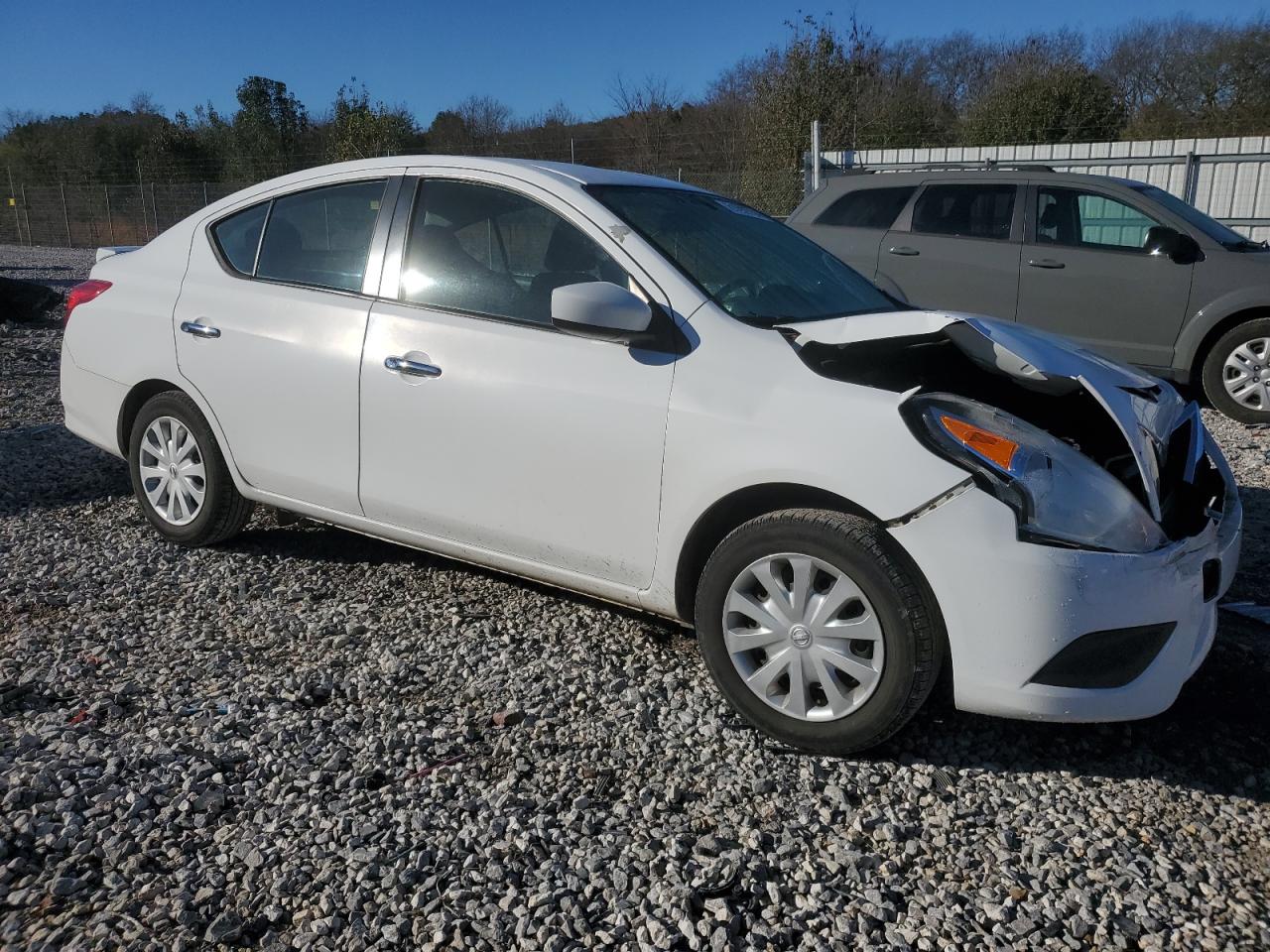 2019 Nissan Versa - Image 4