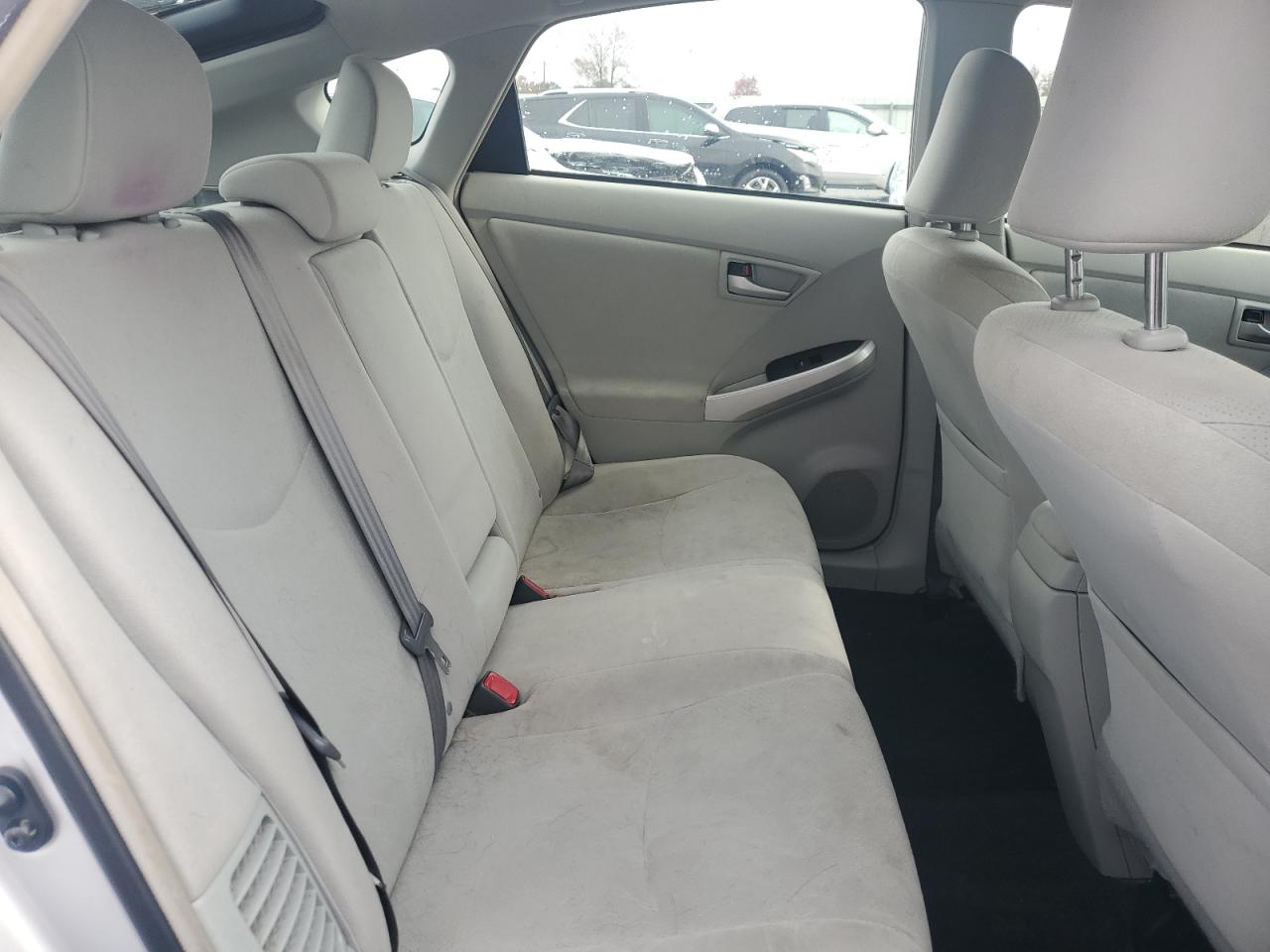 2015 Toyota Prius - Image 10