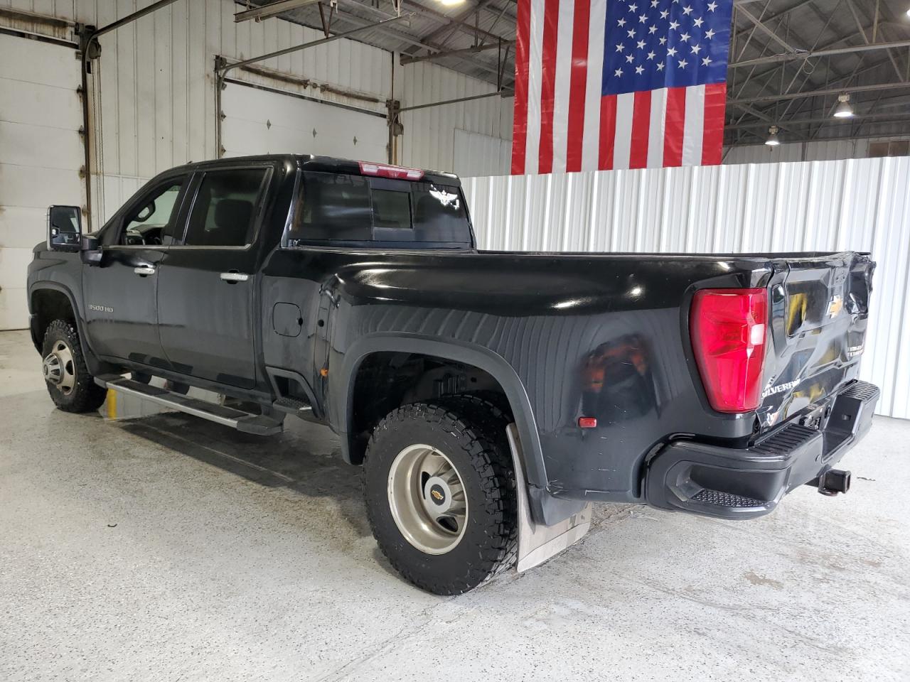 2022 Chevrolet Silverado - Image 3