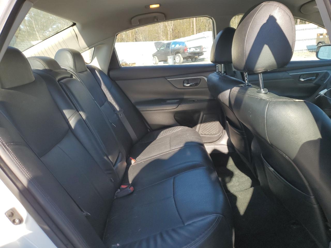 2015 Nissan Altima - Image 10