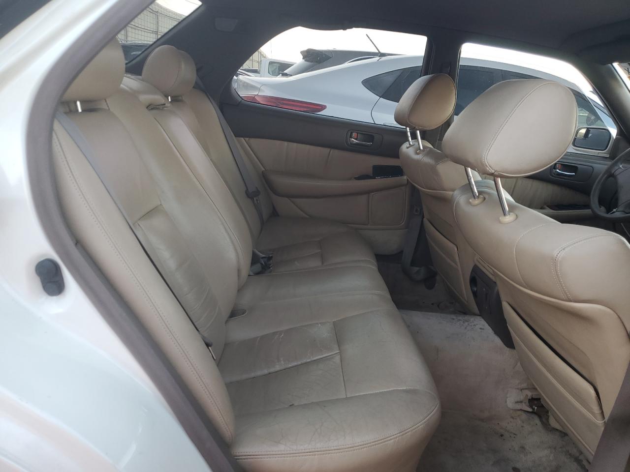 1992 Lexus Ls 400 VIN: JT8UF11E3N0126276 Lot: 81138894