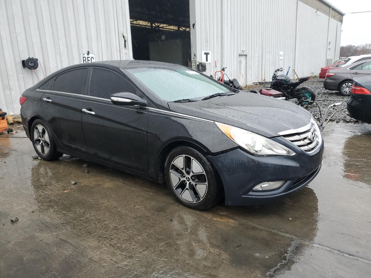 2011 Hyundai Sonata - Image 4