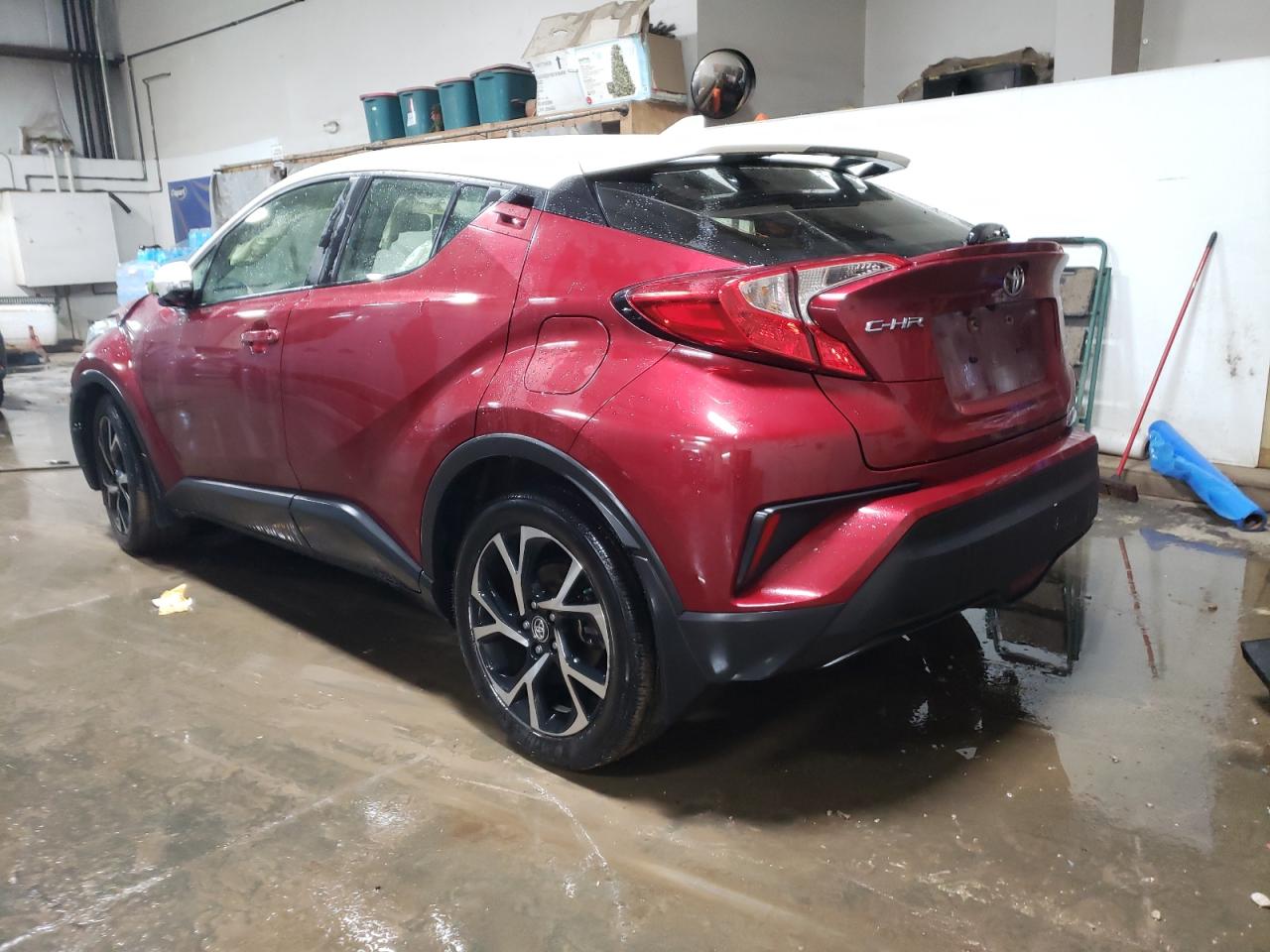 VIN JTNKHMBX9J1010732 2018 TOYOTA C-HR no.2