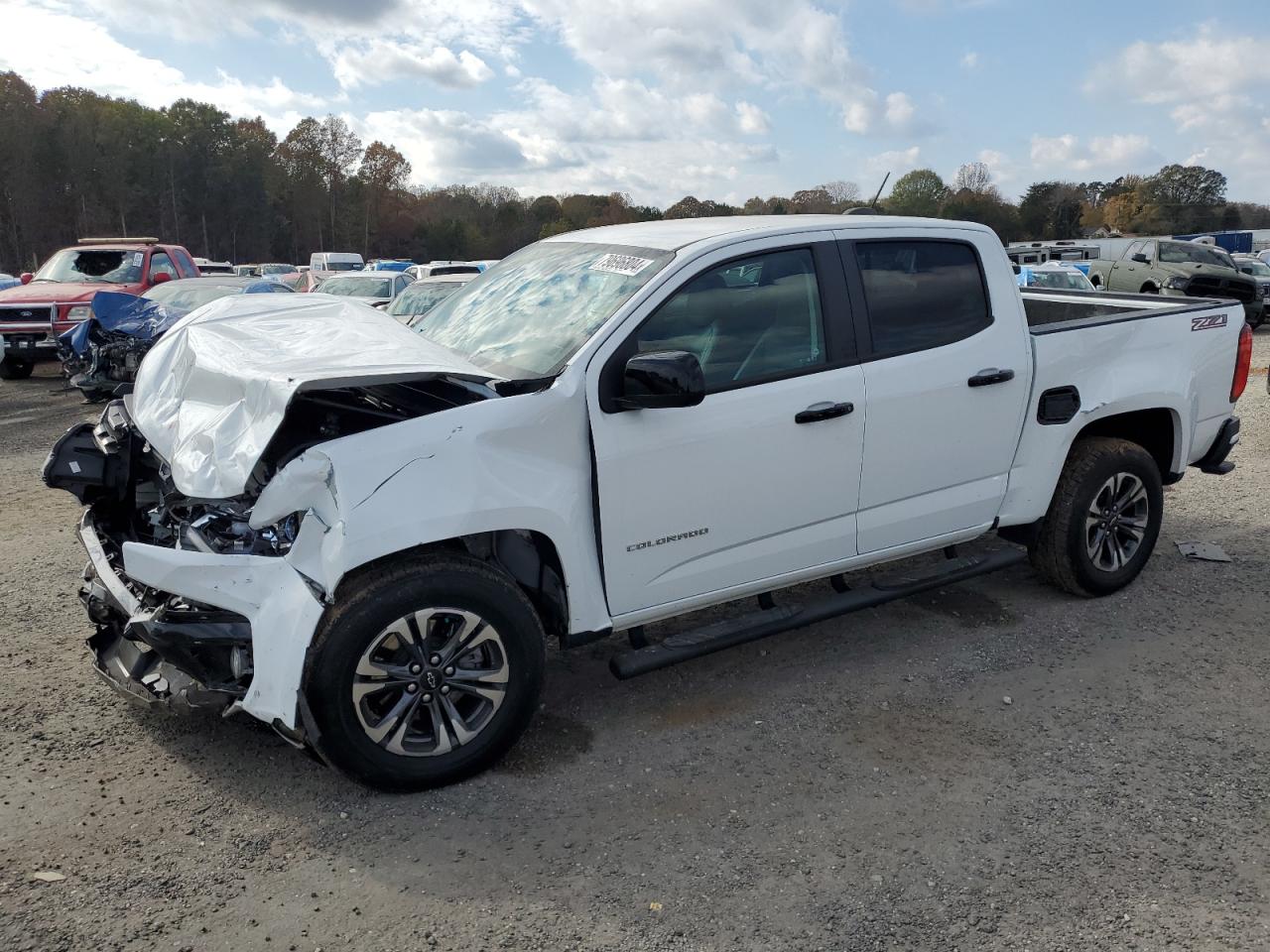 VIN 1GCGSDEN6M1185112 2021 CHEVROLET COLORADO no.1