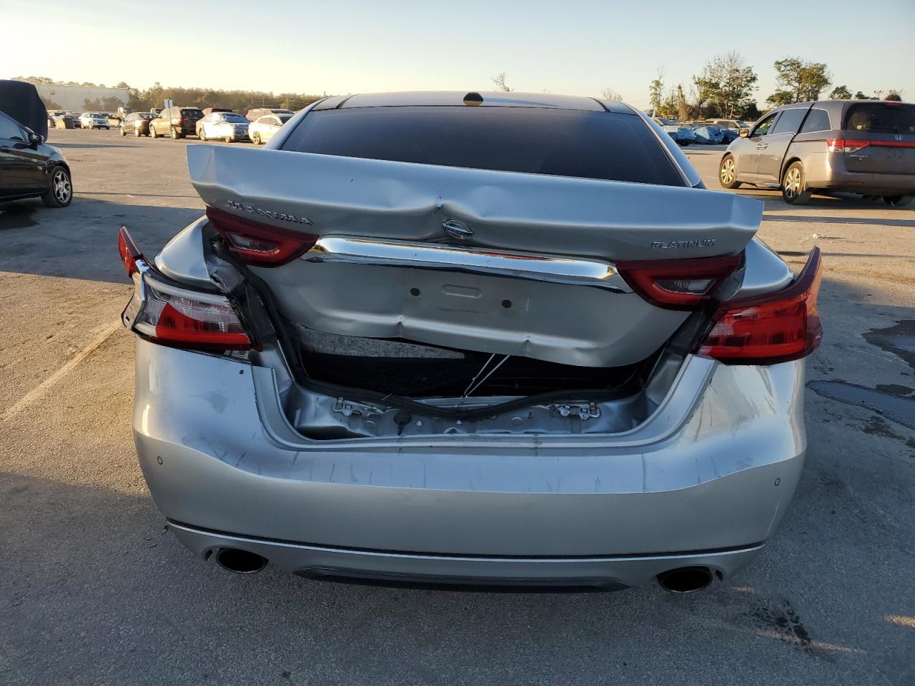2017 Nissan Maxima - Image 6