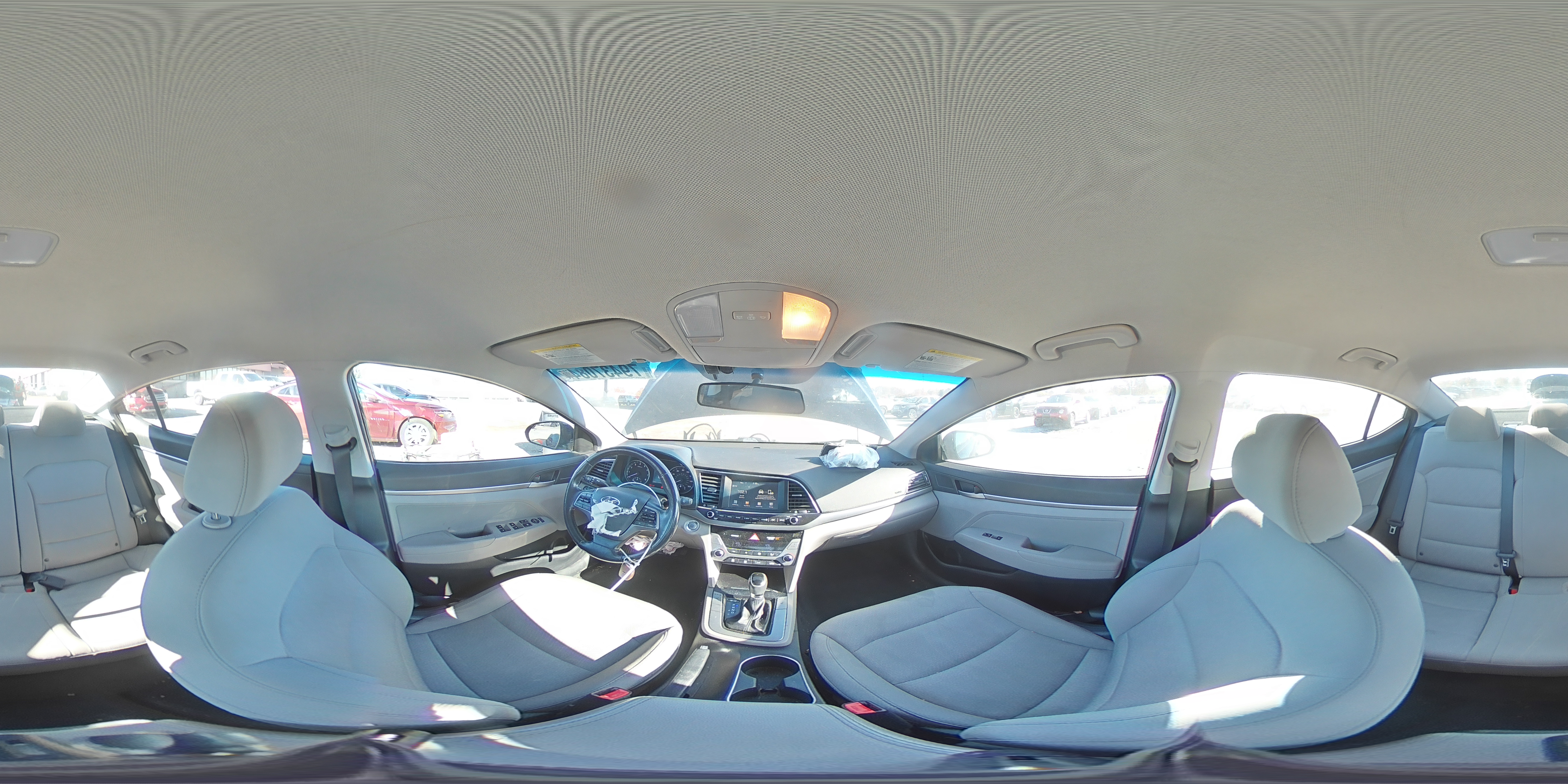 2017 Hyundai Elantra - Image 12