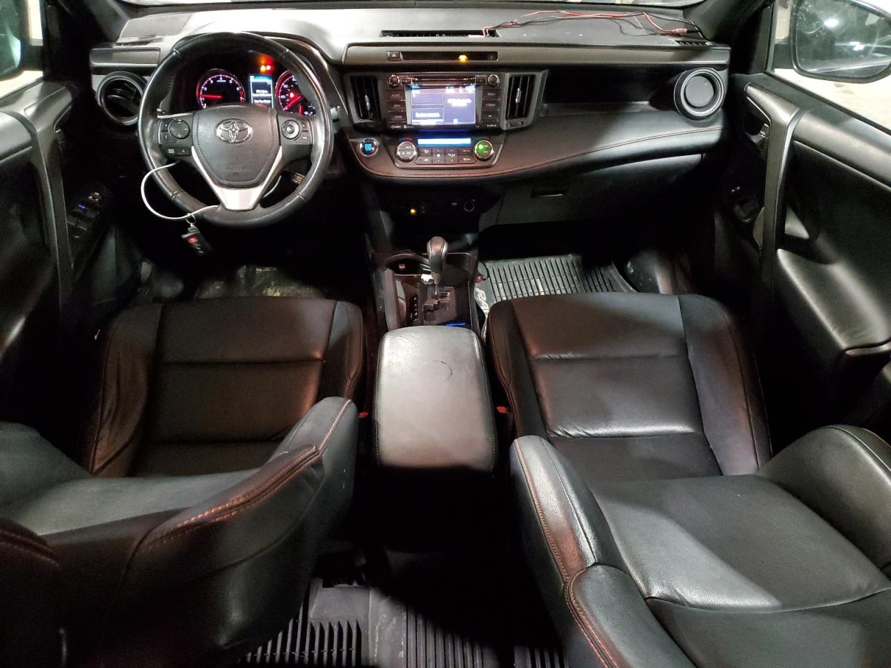2016 Toyota RAV 4 - Image 8